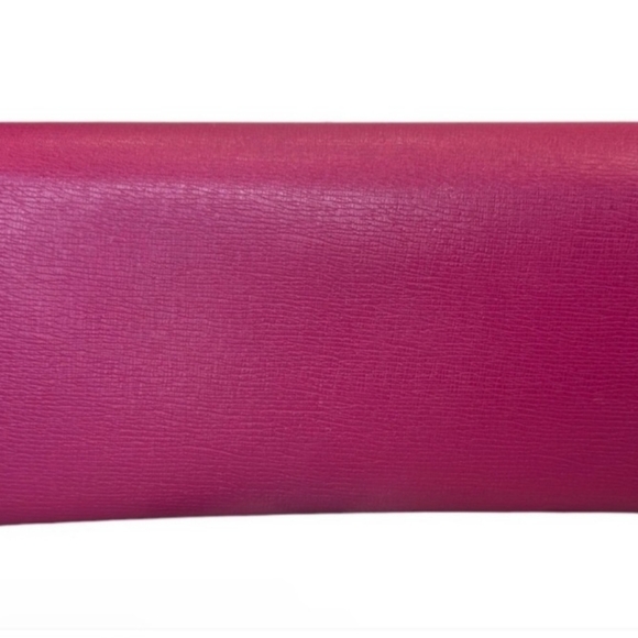 EUC Gucci Limited Edition Takeru GG interlocking hearts long wallet - Picture 8 of 9